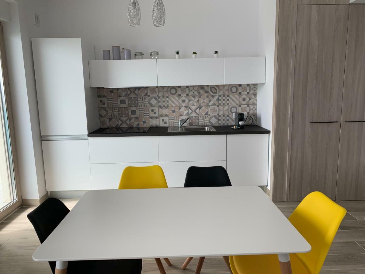 Vela Luxury Sea View Apartments - Marina Surf Navodari Luaran gambar