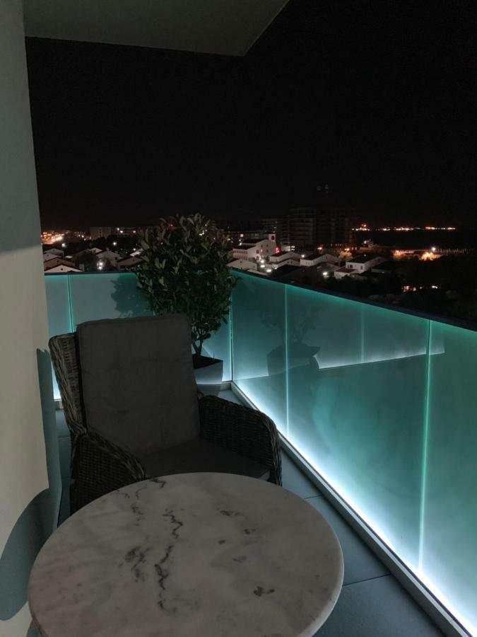 Vela Luxury Sea View Apartments - Marina Surf Navodari Luaran gambar